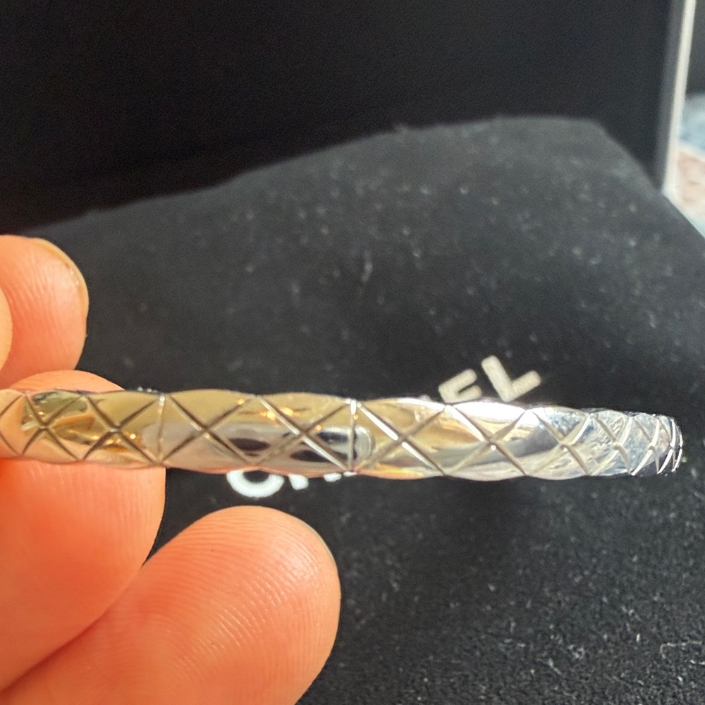Chanel COCO CRUSH BRACELET Quilted motif, mini version, 18K white gold sz Small - Picture 9 of 17